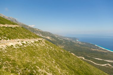 Cikes dağın, Llogara Pass, Arnavutluk görünümünde doğal peyzaj