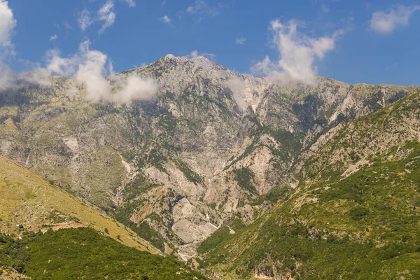 Schilderachtige landschap weergave in Cikes berg, Llogara-Pass, Albanië — Stockfoto