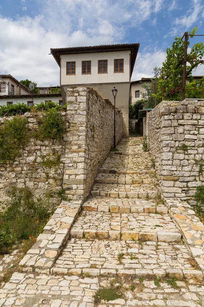 Historical town Berat, ottoman architecture in Albania, Unesco World Heritage Site. — Stock Photo, Image