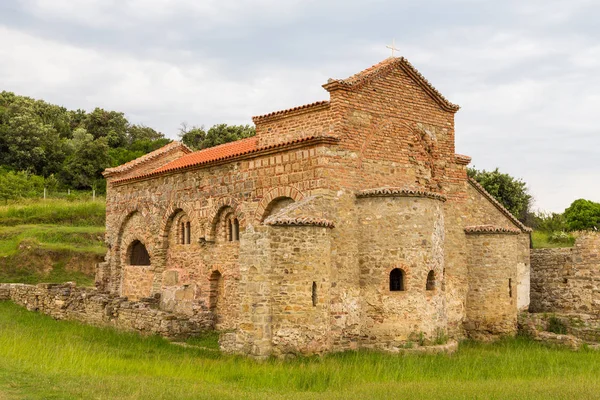 Rodonit 반도, 알바니아에 오래 된 교회. — 스톡 사진