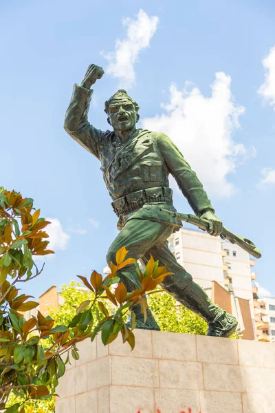 Estatua de un soldado desconocido en Tirana, Albania . —  Fotos de Stock