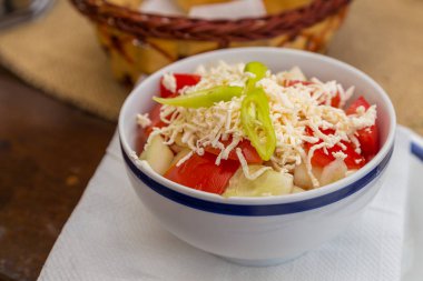 Geleneksel balkan salata - shopska salata, Sırbistan