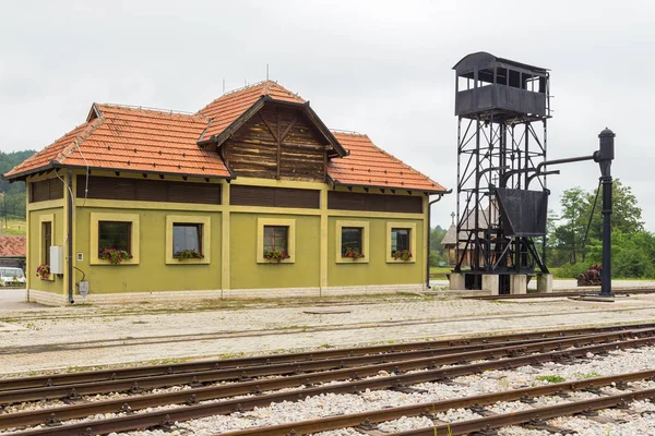 Sargan Vitasi station. Här börjar det så kallade Sargan åtta smalspårig arvet. — Stockfoto