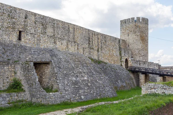 Fortaleza de Belgrado en Kalemegdan Park, Belgrado, Serbia . — Foto de Stock