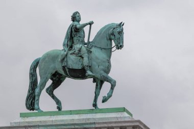 Kral Christian IX Danimarka atlı heykeli.