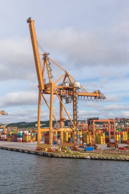 Konteyner terminali Gdynia, Sanayi Bölgesi, Polonya.