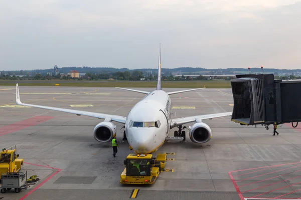 Ligne aérienne Ryanair Boeing 737-8AS prête pour le départ, Gdansk, Pologne . — Photo