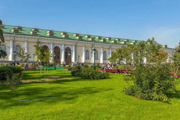 Александр Гарденс, городской парк в Москве, Россия . — стоковое фото