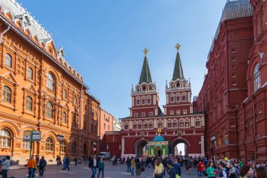 Diriliş kapısı veya İber kapı görünümünü üzerinde Kızıl Meydan, Moskova, Rusya Federasyonu.