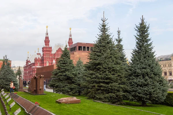 Statens historiska Museum och Lenins Mausoleum på Röda torget, Ryssland. — Stockfoto