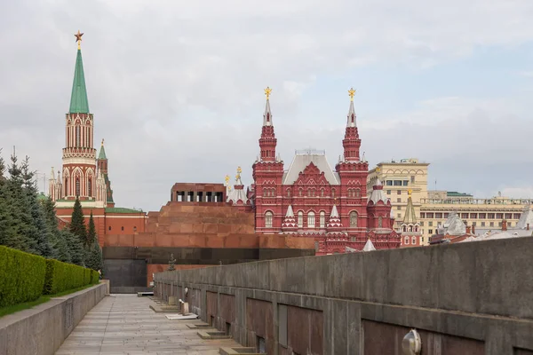 Vista do Museu Histórico Estadual e Mausoléu Lenins na Praça Vermelha, Rússia . — Fotografia de Stock