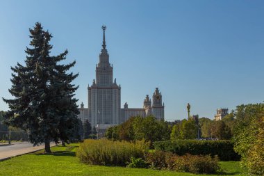 Moskova, Rusya, Moskova Devlet Üniversitesi ana bina görünümünü.