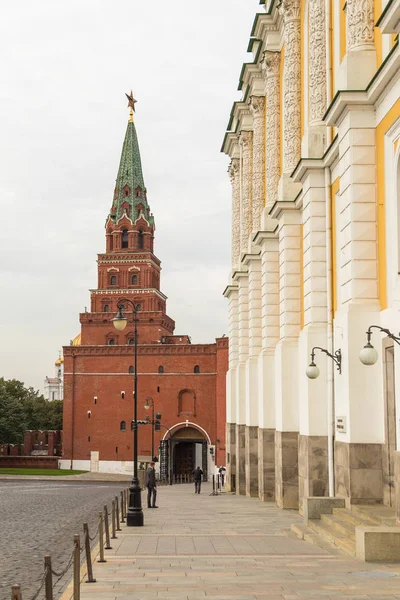 大クレムリン宮殿、モスクワ、ロシアのビュー. — ストック写真