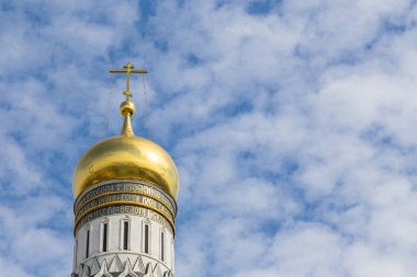 Ivan büyük çan kulesi, varsayım çan kulesi ve Filarets uzantısı görüntüleyin.