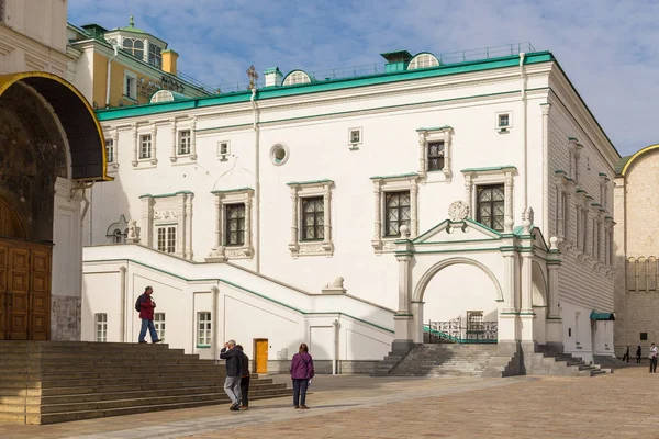 Вид на Музей Московского Кремля, Москва, Россия . — стоковое фото