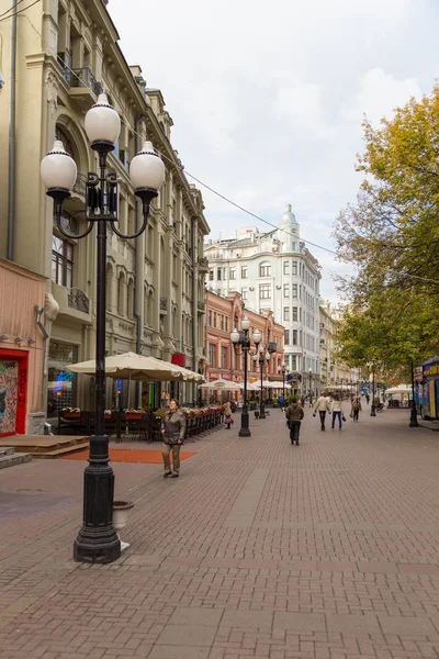 Arbat street, hlavní turistické atrakce Moskva, Rusko. — Stock fotografie