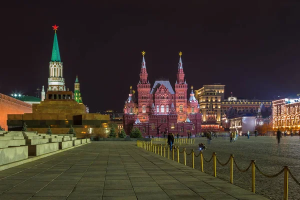 Night at the Red Square. Moscow Kremlin, State Historical Museum and Lenins Mausoleum, Russia. — Stock Photo, Image