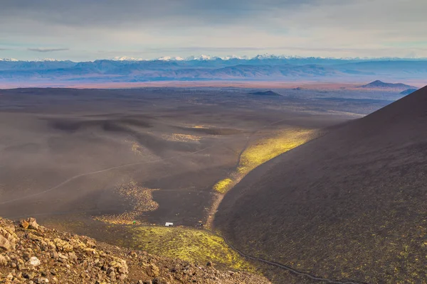 Vulcão sem nome no Kamchatka, Rússia . — Fotografia de Stock