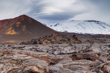 Ostry Tolbachik Dağı, Kamçatka volkanik kompleksinin en yüksek noktası, Rusya.