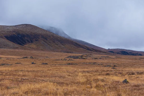 Paysage aux couleurs automnales. Péninsule Kamchatka, Russie . — Photo