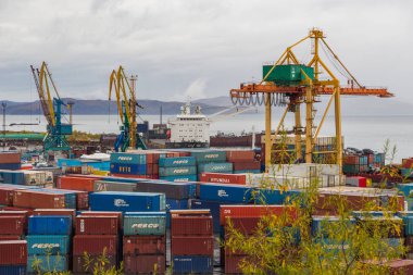 Petropavlovk-Kamchatsky konteyner terminali, Kamçatka Yarımadası, Rusya Federasyonu.