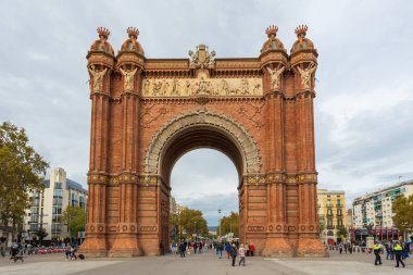 Zafer takısı, Arc de Triomf, Barselona, İspanya.