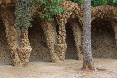 taş sütunlar park guell, Barselona, İspanya.