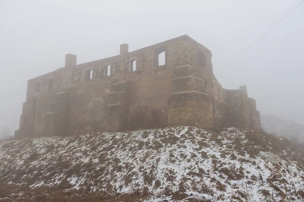 Руины Краковского епископского замка, Севиэрц, Польша . — стоковое фото