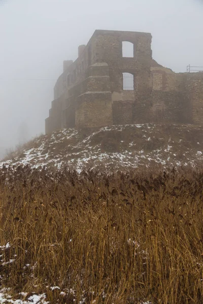 Руины Краковского епископского замка, Севиэрц, Польша . — стоковое фото