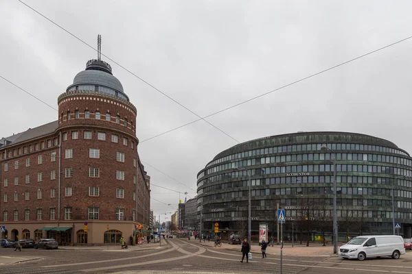 Widok nowoczesnych budynków przy ulicy Porthaninrinme, Helsinki, Finlandia. — Zdjęcie stockowe