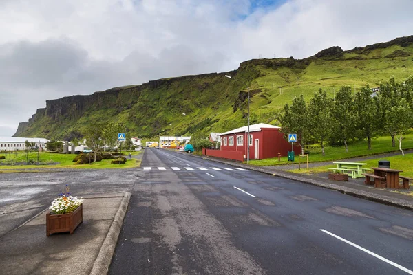 Vik Myrdal Islândia Agosto 2015 Vista Penhasco Alto Prédios Longo — Fotografia de Stock