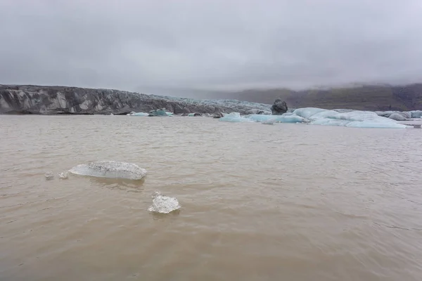 Lago Glaciar Con Fragmentos Hielo Parte Delantera Del Glaciar Skaftafell —  Fotos de Stock