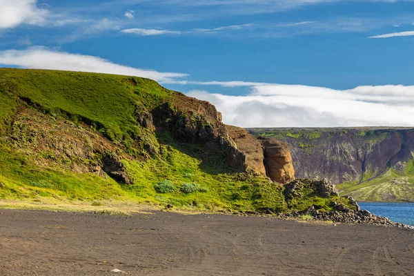 Viaggia Islanda Bellissimo Paesaggio Islandese Con Montagne Cielo Nuvole Kleifarvatn — Foto Stock