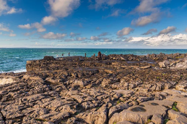 Atlantic Ocean Coast Ireland November 2015 People Rock North Coast — Stock Photo, Image