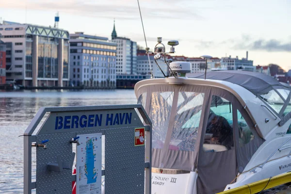 Bergen Noruega Diciembre 2015 Yates Barcos Atracados Puerto Deportivo Bergen — Foto de Stock