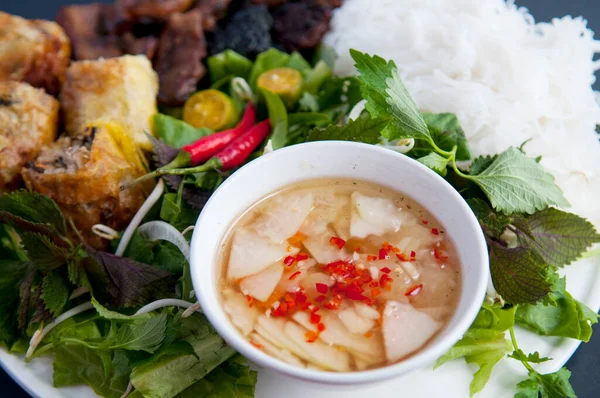 Çörek Izgara Domuz Pirinçli Erişte Şifalı Vietnam Mutfağı — Stok fotoğraf