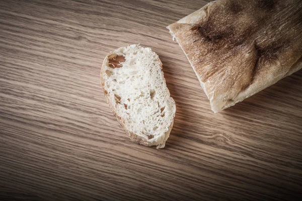 Pão Fresco Tábua Corte Madeira Tonificado — Fotografia de Stock