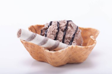 Dondurmalı waffle ışık arka plan üzerinde.