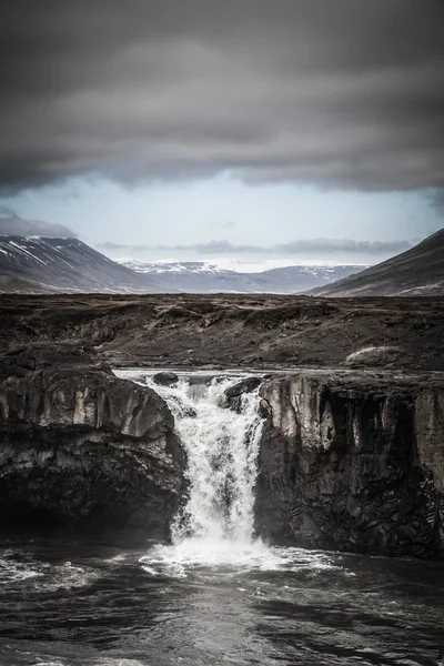 Woda Wodospad Godafoss Piękna Część Stony Skalisty Krajobraz Pustyni Islandii — Zdjęcie stockowe
