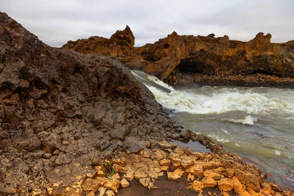 Água Cachoeira Godafoss Bela Parte Paisagem Deserto Rochosa Pedregosa Islândia — Fotografia de Stock