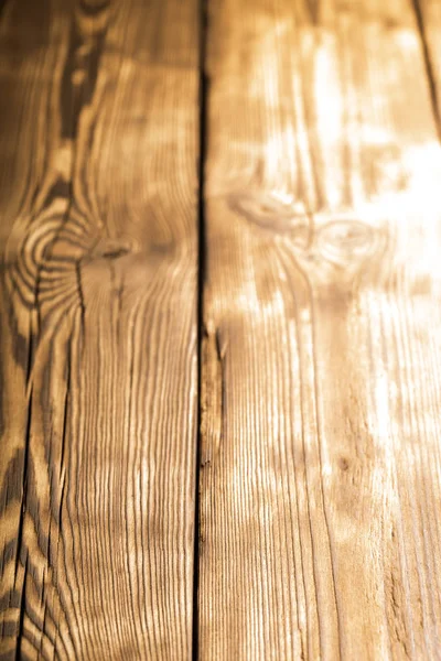 Una Vieja Tabla Con Nudos Papas Fritas Madera Antecedentes Enfoque — Foto de Stock