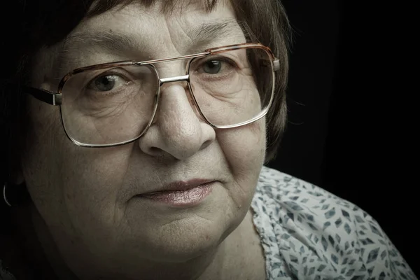 Retrato Estudio Anciana Con Gafas Tranquilidad Tonificado — Foto de Stock