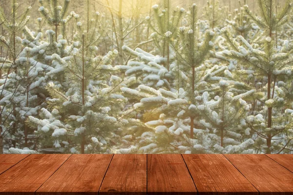 Ramas Abeto Bosque Nevado Vista Desde Una Mesa Madera Oscura — Foto de Stock