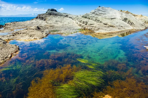 Cabo Stolbchaty Cabo Costa Oeste Ilha Kunashir Composto Por Camadas — Fotografia de Stock