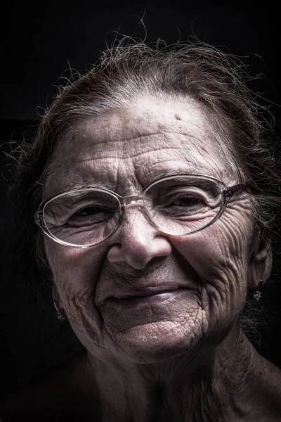 Portrait Une Femme Âgée Avec Des Lunettes — Photo