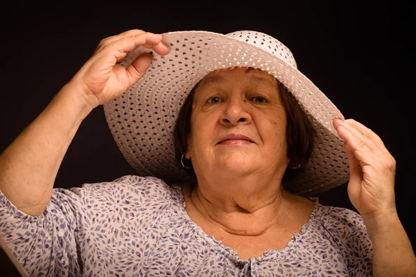 Retrato Estudio Anciana Con Sombrero Coquetería Tonificado — Foto de Stock