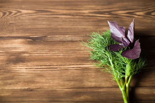 Aneto Basilico Tavola Legno Vecchio — Foto Stock