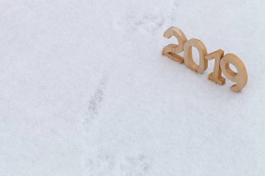 Kar üzerinde rakamlar 2019. Yeni yıl ve Noel Tema.
