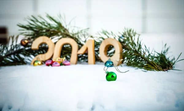 Yeni Yıl Noel Tema Çam Dalları Kar 2019 Seçici Odak — Stok fotoğraf