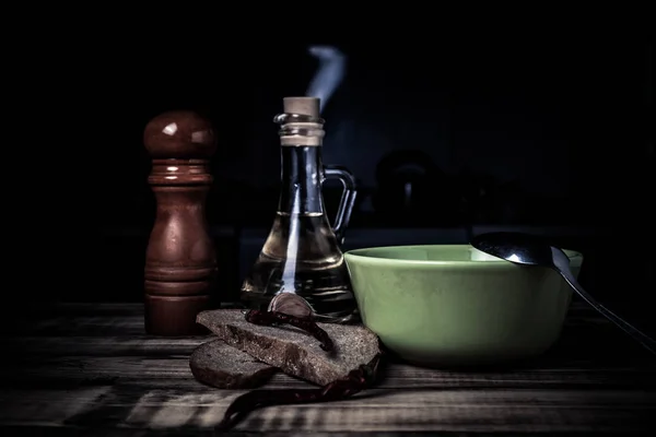 Tigela Colher Pão Especiarias Mesa Madeira Queimada Preparação Para Tradicional — Fotografia de Stock